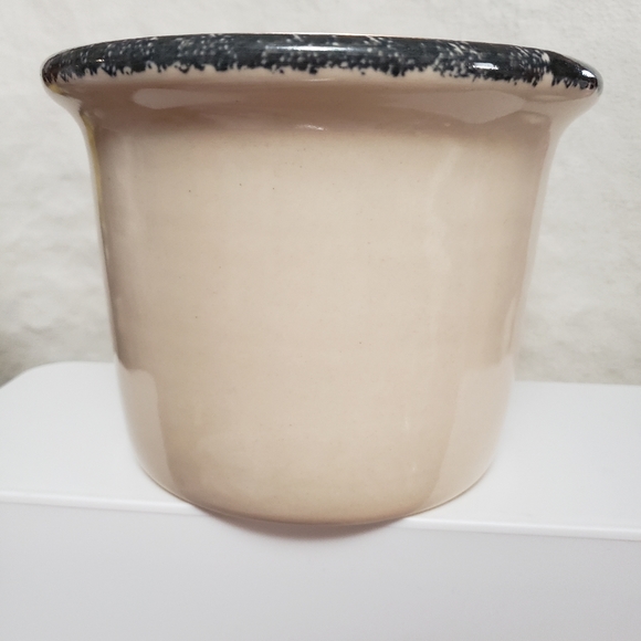 Home and garden magnolia planter from 2002. - Picture 5 of 7